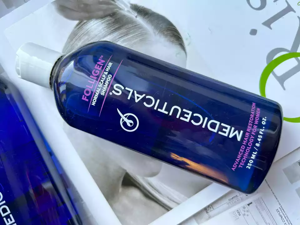 Шампунь женский против выпадения и истончения волос Mediceuticals Women Folligen Shampoo 250 ml