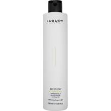 Шампунь для объема волос Green Light Day by Day Volumizing Shampoo 250 ml